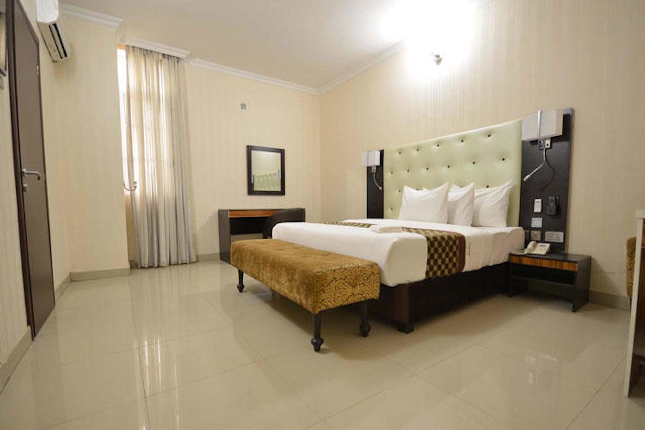 Lakeem Suites Agboyin Surulere Lagos Buitenkant foto