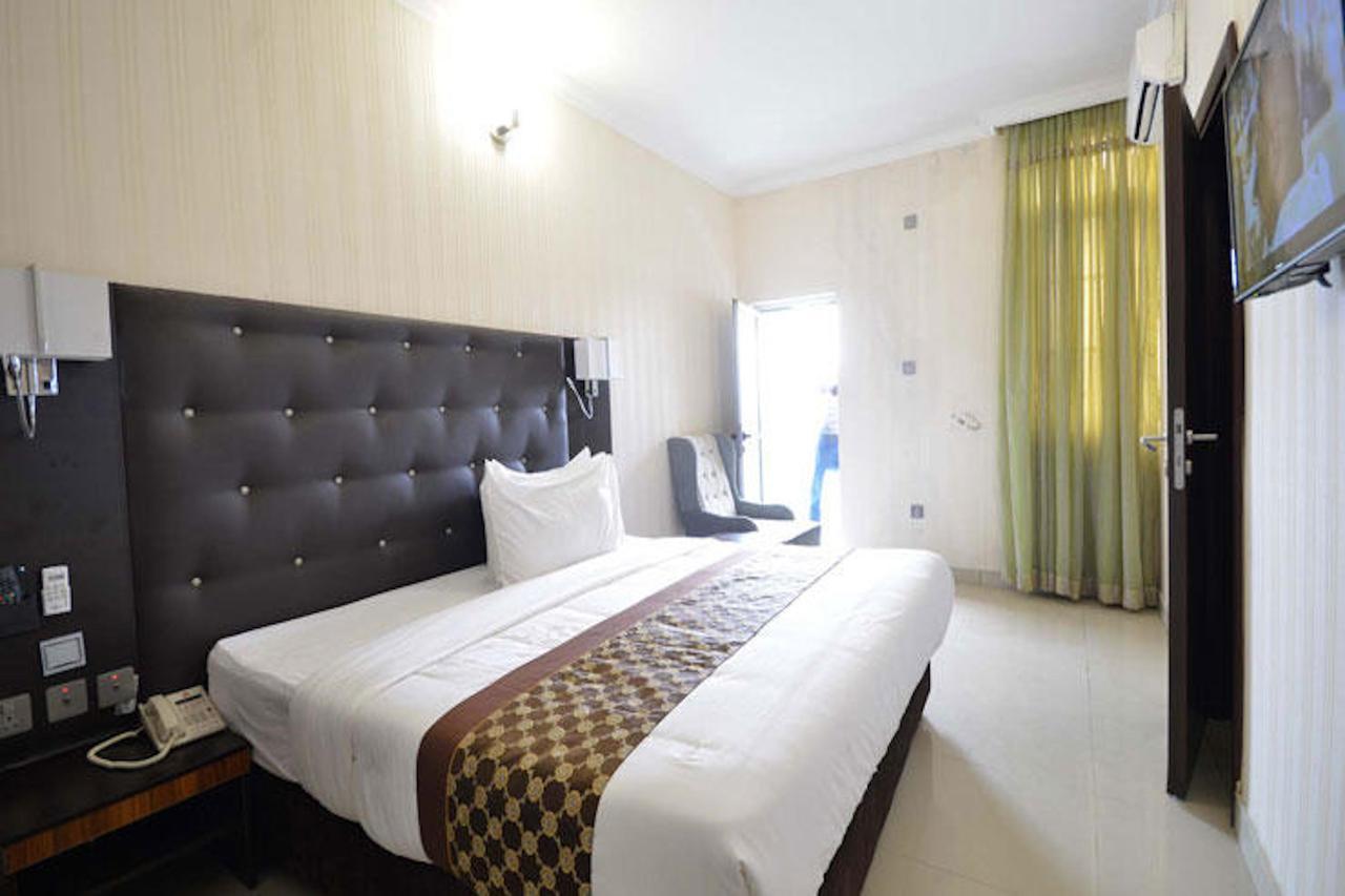 Lakeem Suites Agboyin Surulere Lagos Buitenkant foto